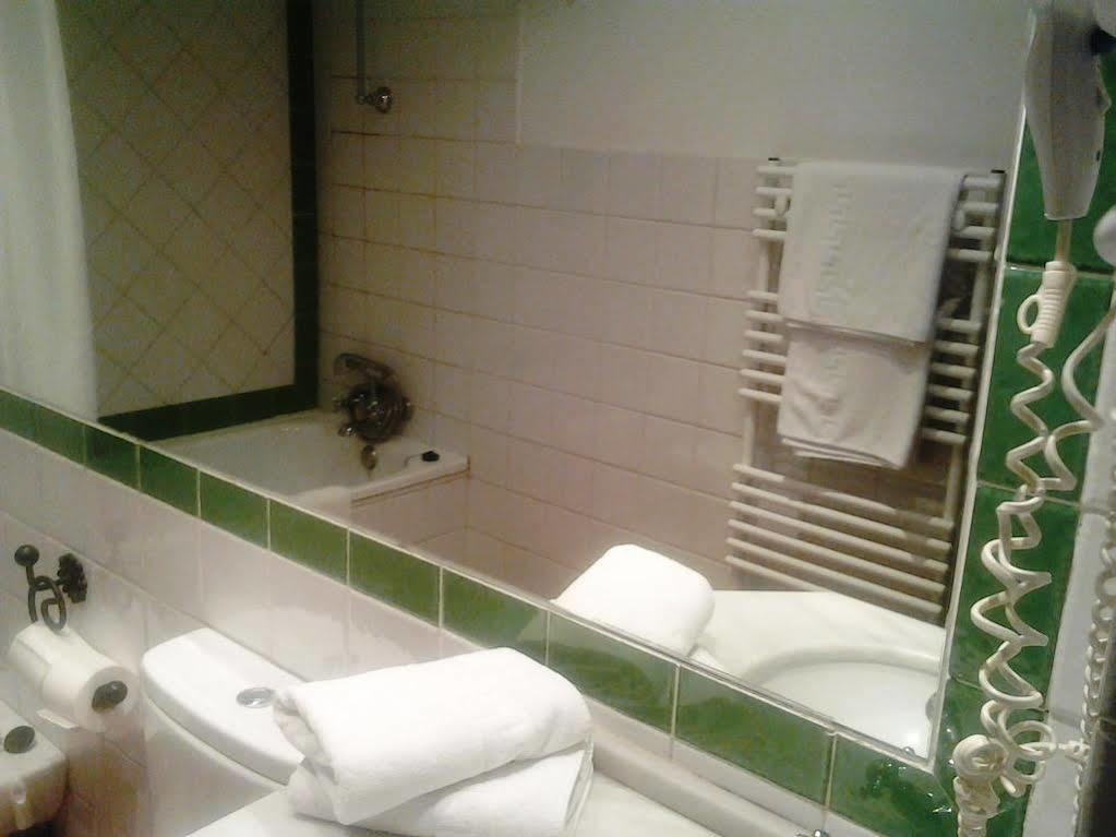 Apartamentos Santa Ana Гранада Екстериор снимка