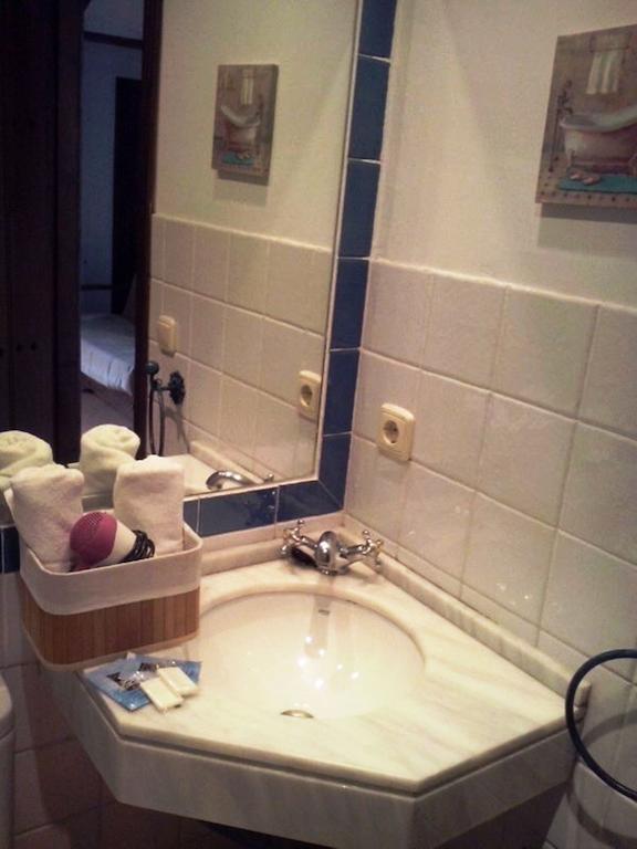 Apartamentos Santa Ana Гранада Екстериор снимка